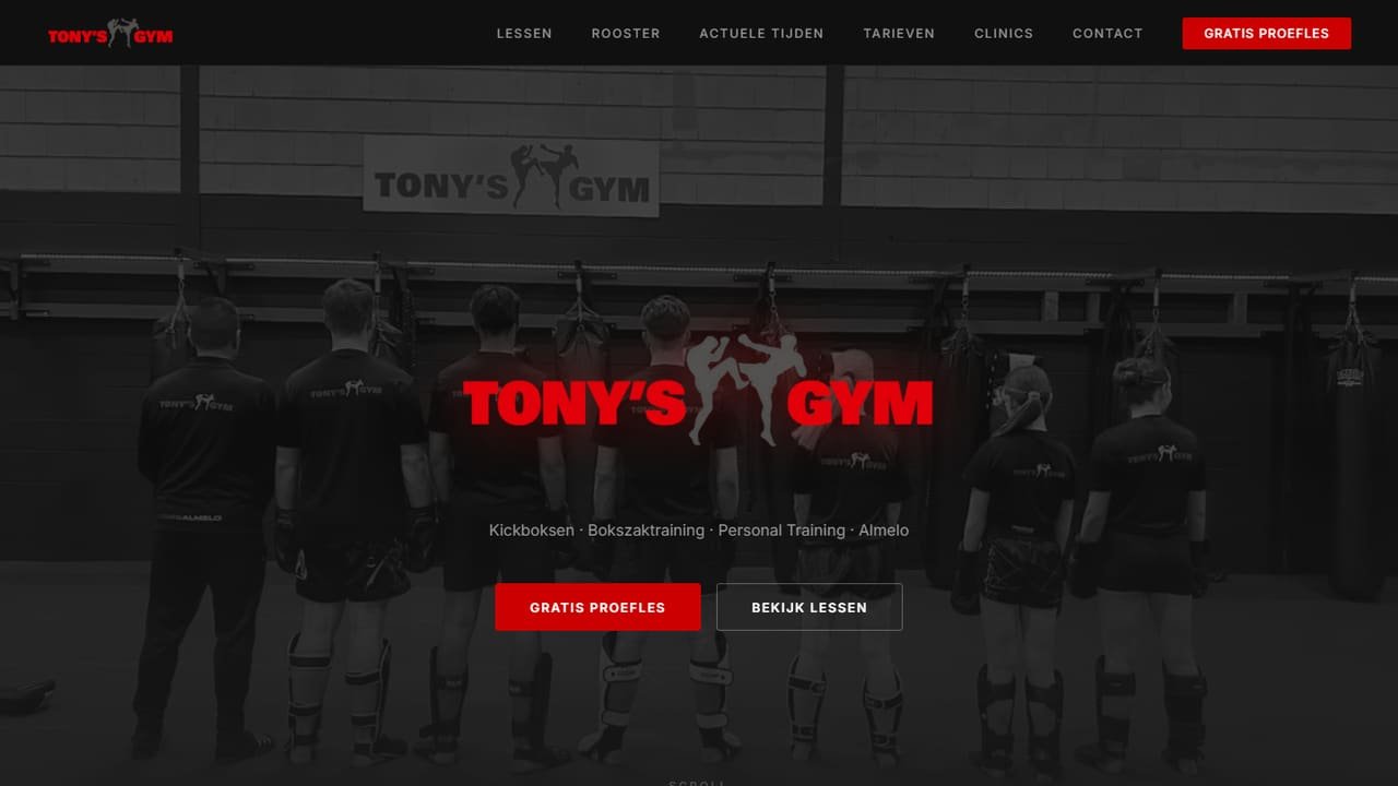 Homepage van Tony's Gym, website voor kickboksen en personal training.